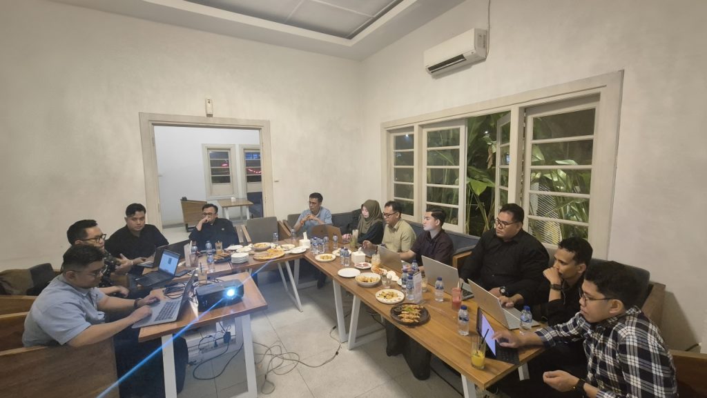 rapat dengan unpass